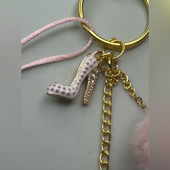 Handmade Keychain with a Rose Quartz Wrapped Crystal Pendant 💖 - Picture 2 of 3